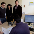 Tino Rodríguez, Ana Redondo y Miguel Ángel Fernández Cardo, ayer, en las Cortes.