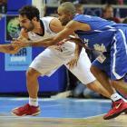 Calderon supera a la estrella de Francia, Tony Parker. El base español estuvo brillante en su faceta al igual que el resto de compañeros. El premio no podía ser otro que el título.