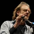 Imagen de uno de los conciertos de Luis Eduardo Aute, que hoy presenta su exposición en León