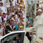 El Papa llega al Parque Catama de Villavicencio (Colombia), para oficiar una misa, el 8 de septiembre