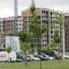 Edifcios en construcción en el nuevo barrio residencial de La Rosaleda de Ponferrada