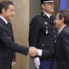 Sarkozy y Zapatero en el Eliseo, antes de reunirse con el resto de líderes de la UE.