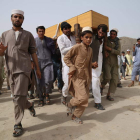 Afganistán se dedicó ayer a enterrar a las víctivas del último atentado de Estado Islámico. HABIBI