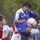 El equipo peñista de la categoría infantil se impuso al Real Valladolid, que se presentaba invicto en León, y tiene la primera posición a un solo punto.