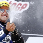 El español Jorge Martin  celebra, en Mugello (Italia), su tercer triunfo de la temporada.
