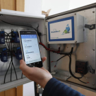 La tecnología está presente en el día a día de iRiego, con mecanismos de control a distancia. JESÚS F. SALVADORES