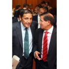 Sáez junto a Alfredo Escaja tras la reunión.