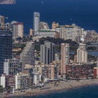 Edificios de apartamentos y hoteles, en la costa alicantina.