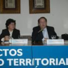 Asunción Orden Recio y Eduardo Fernández, ayer durante su intervención