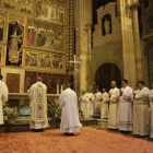 Ordenación de tres diáconos y un presbítero en la Catedral de León. F. Otero Perandones.