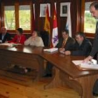 Momento en el que Simón prometió ayer su cargo ante el resto de la corporación municipal