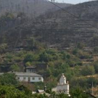 Estado actual del monte en Pombriego tras el incendio forestal