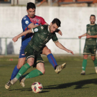 El equipo maragato logró una victoria que le permite mantener el sueño del play off.