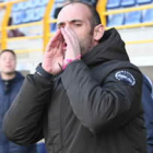 Alberto Monteagudo da órdenes a sus jugadores durante el encuentro frente al Caudal.
