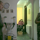 Joan, Carme y Macarena viven en un pequeño piso del barrio de Hostafrancs, en Barcelona.