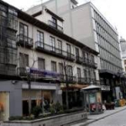 Vista del edificio en el que se proyecta la salida del pasaje comercial hacia la calle Ordoño II
