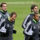 Metzelder, Robben, Van Nistelrooy y Robinho durante un entrenamiento
