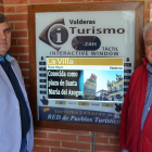 El representante de la empresa y el alcalde. MEDINA