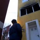 Aspecto de la fachada de la vivienda de la urbanización Patricia tras el accidente