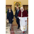 El Papa se reunió ayer con el presidente rumano y su esposa.