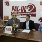 Rodríguez de Francisco, el segundo por la izquierda, en la presentación de las tres candidaturas
