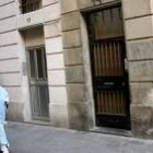 Fachada de uno de los inmuebles de la calle Cera 19 registrados por el CNI
