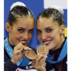 Carbonell y Fuentes posan con la medalla de bronce.