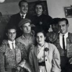 Pedro, en la posición más alta, en una foto en Gradefes en el año 1952