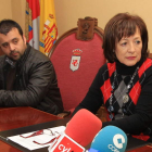 La alcaldesa de Villafranca, Conchi López, con el teniente alcalde, socio de gobierno del Mass.