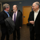 José María Gil-Robles conversa ayer en el Campus de Ponferrada junto a Valentín Carrera. de la mata