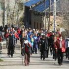 Si en la marcha a pie que salió de Borrenes participarn 130, ayer desde Puente fueron 147.