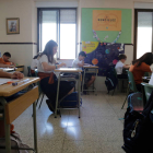 Varios alumnos de primaria realizando un examen. S.P