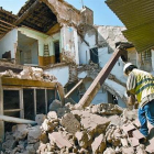 Un edificio derribado por el terremoto de Lorca.