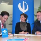 Pérez, Rodríguez y De la Sierra, ayer durante la firma del convenio