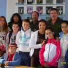 Foto de familia de los participantes en la jornada infantil de pesca del proyecto Ninfa Calidad.