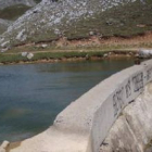 Vista parcial de uno de los parajes del puerto de Pinos, a la sombra de Ubiña.