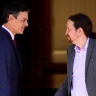 El presidente del Gobierno en funciones, Pedro Sánchez, y el líder de Unidas Podemos, Pablo Iglesias, el pasado 7 de mayo, en la Moncloa.