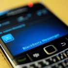 Una Blackberry, con la aplicación de mensajería.
