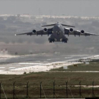Un avión militar de EEUU despega de una base turca en el 2013.