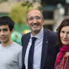 Yavad Kazemi, Miguel Alonso Guerrero y Camino Mata Natal han ganado el Premio Innova Acción Social 2018 que concede el Diario de León por el desarrollo de una app que permite a los afectados por el trastorno de espectro autista orientarse en la calle y se