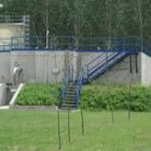 La imagen muestra el exterior de la estación de tratamiento de agua potable de La Bañeza