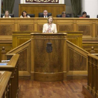 La presidenta de Castilla la Mancha, María Dolores de Cospedal, durante su intervención en el pleno de las Cortes en el que se ha aprobado la reforma de la ley electoral.