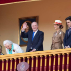 El rey Juan Carlos junto a la infanta Elena y la fallecida infanta Pilar. ISMAEL HERRERO