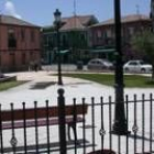 El ayuntamiento roblano pretende embellecer las calles del casco urbano vallando las fincas