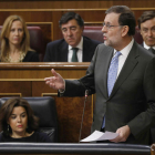El presidente, Mariano Rajoy, durante su intervención en la sesión de control al Gobierno. PACO CAMPOS