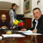 Rojo ofreció ayer en León una rueda de prensa para hablar de las depuradoras de Picos.