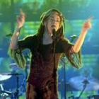Carmen París durante una actuación, interpretando uno de los temas de su último disco