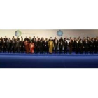 Foto de familia de todos los participantes en la cumbre de la UE y África que se celebra en Portugal