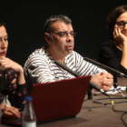 Raúl Gómez moderó una mesa junto a Nines Carrascal y Lucía Miranda. L. DE LA MATA