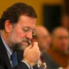 Mariano Rajoy, durante su encuentro con el partido en Barcelona